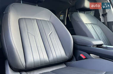 Внедорожник / Кроссовер Audi e-tron 2022 в 