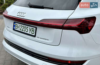 Внедорожник / Кроссовер Audi e-tron 2019 в 