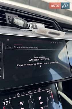 Позашляховик / Кросовер Audi e-tron 2021 в 
