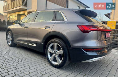 Внедорожник / Кроссовер Audi e-tron 2020 в 