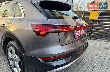 Внедорожник / Кроссовер Audi e-tron 2020 в 
