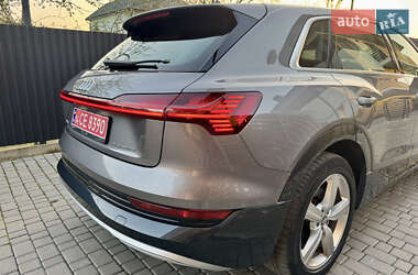 Внедорожник / Кроссовер Audi e-tron 2020 в 
