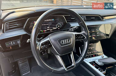 Внедорожник / Кроссовер Audi e-tron 2020 в 