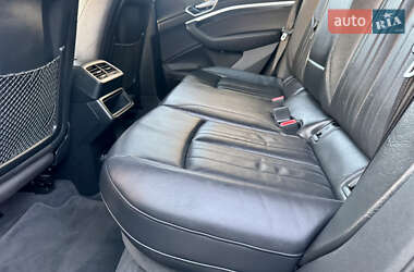 Внедорожник / Кроссовер Audi e-tron 2020 в 