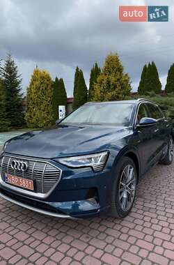 Внедорожник / Кроссовер Audi e-tron 2020 в 