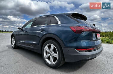 Внедорожник / Кроссовер Audi e-tron 2021 в 