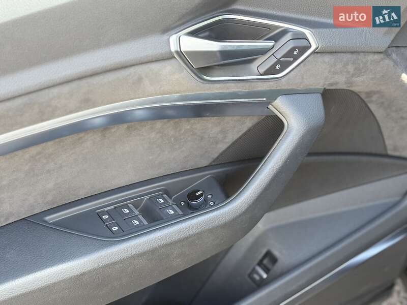 Внедорожник / Кроссовер Audi e-tron 2020 в Киеве