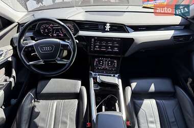 Позашляховик / Кросовер Audi e-tron 2020 в 