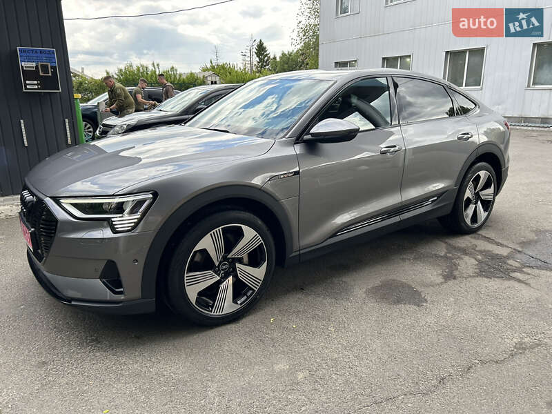Внедорожник / Кроссовер Audi e-tron 2022 в Киеве