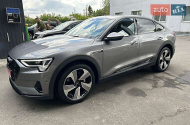 Внедорожник / Кроссовер Audi e-tron 2022 в 