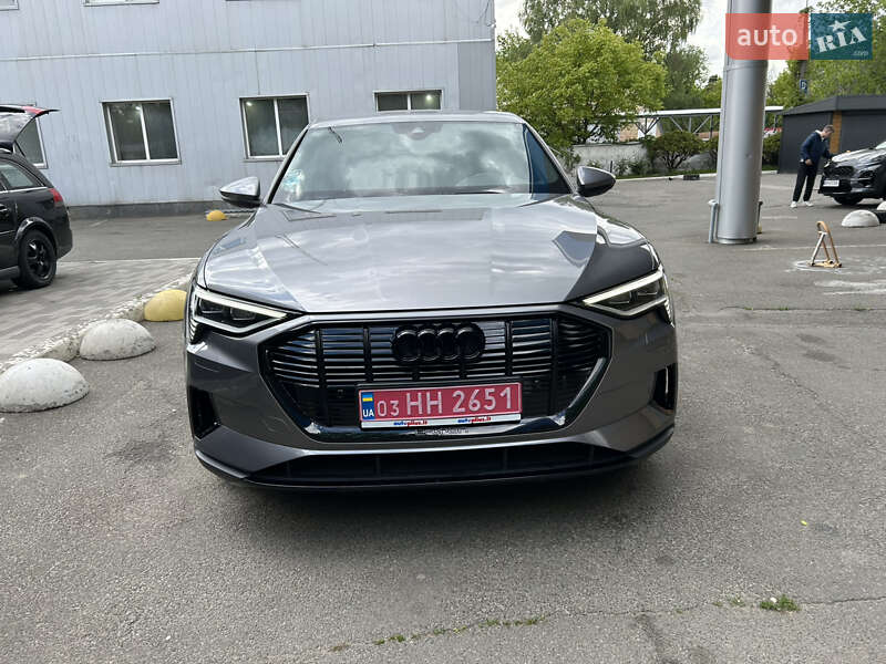 Внедорожник / Кроссовер Audi e-tron 2022 в Киеве