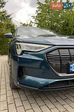 Внедорожник / Кроссовер Audi e-tron 2019 в 