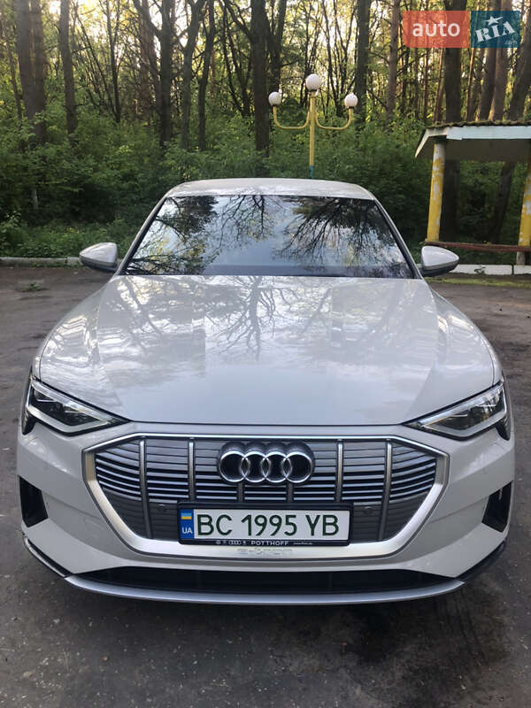 Позашляховик / Кросовер Audi e-tron 2021 в Шептицькому