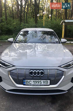 Внедорожник / Кроссовер Audi e-tron 2021 в 