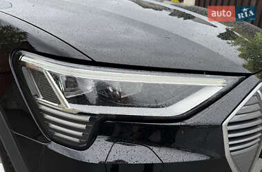 Внедорожник / Кроссовер Audi e-tron 2023 в 