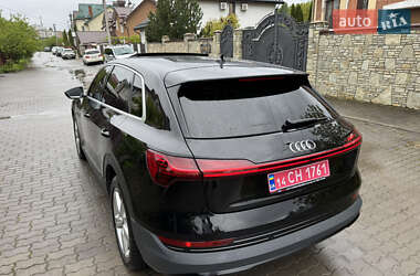 Внедорожник / Кроссовер Audi e-tron 2023 в 