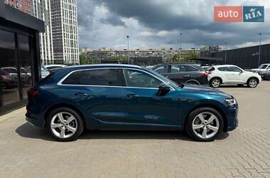 Внедорожник / Кроссовер Audi e-tron 2019 в 