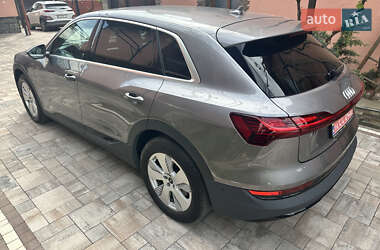 Внедорожник / Кроссовер Audi e-tron 2020 в 