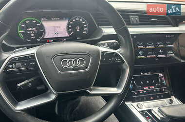 Внедорожник / Кроссовер Audi e-tron 2020 в 