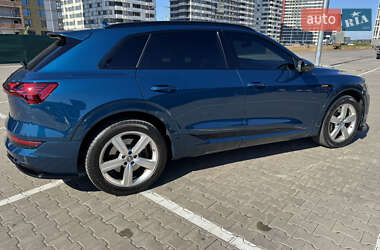 Внедорожник / Кроссовер Audi e-tron 2019 в 