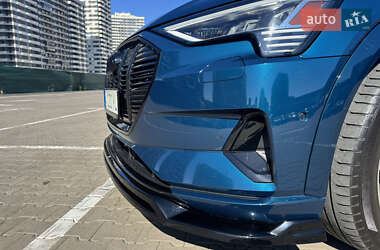 Внедорожник / Кроссовер Audi e-tron 2019 в 