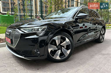 Внедорожник / Кроссовер Audi e-tron 2021 в 