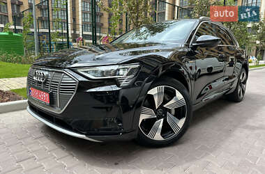 Внедорожник / Кроссовер Audi e-tron 2021 в 