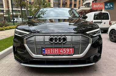 Внедорожник / Кроссовер Audi e-tron 2021 в 