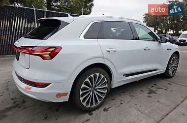 Внедорожник / Кроссовер Audi e-tron 2019 в 