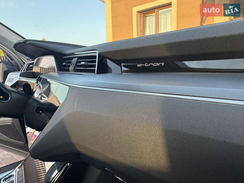 Позашляховик / Кросовер Audi e-tron 2020 в Львові