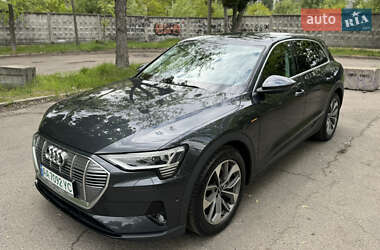 Внедорожник / Кроссовер Audi e-tron 2021 в 