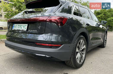 Внедорожник / Кроссовер Audi e-tron 2021 в 