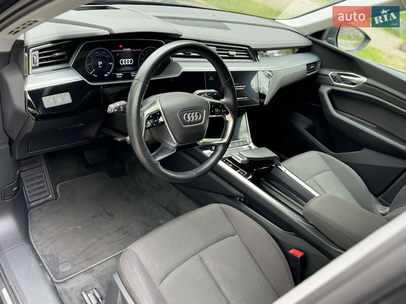 Позашляховик / Кросовер Audi e-tron 2021 в Києві