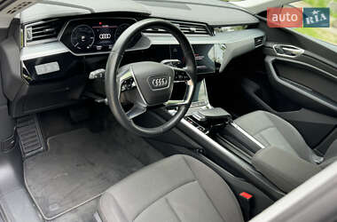 Внедорожник / Кроссовер Audi e-tron 2021 в 