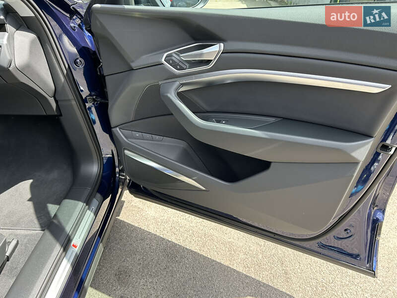 Позашляховик / Кросовер Audi e-tron 2022 в Києві