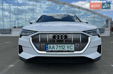 Внедорожник / Кроссовер Audi e-tron 2021 в 