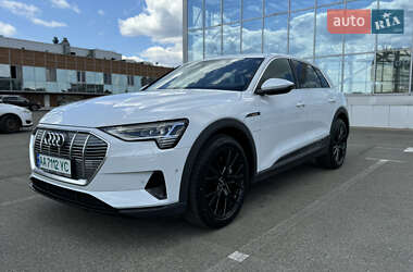 Внедорожник / Кроссовер Audi e-tron 2021 в 