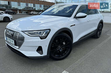 Внедорожник / Кроссовер Audi e-tron 2021 в 