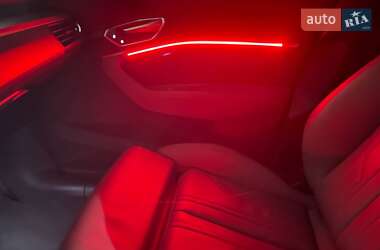 Внедорожник / Кроссовер Audi e-tron 2021 в 