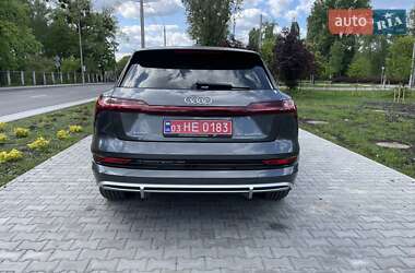 Внедорожник / Кроссовер Audi e-tron 2021 в 