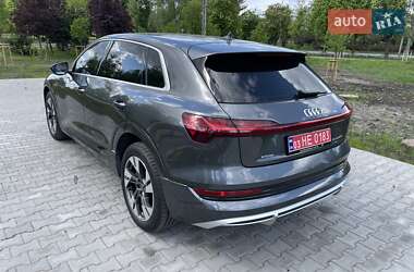 Внедорожник / Кроссовер Audi e-tron 2021 в 