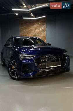 Позашляховик / Кросовер Audi e-tron 2021 в Києві
