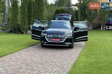 Внедорожник / Кроссовер Audi e-tron 2019 в 