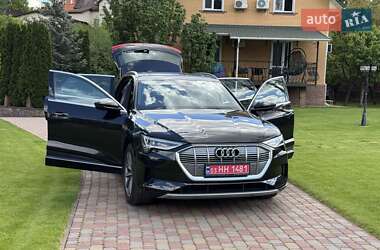 Внедорожник / Кроссовер Audi e-tron 2019 в 