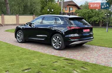 Внедорожник / Кроссовер Audi e-tron 2019 в 