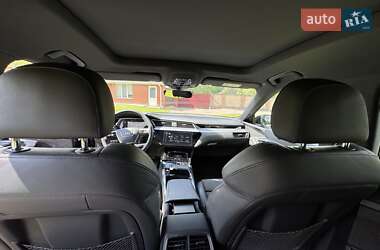 Внедорожник / Кроссовер Audi e-tron 2019 в 