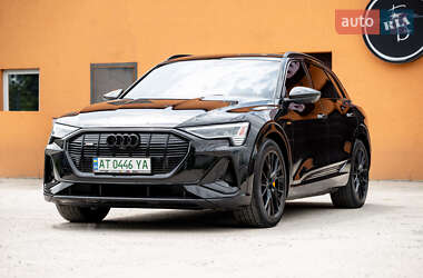 Внедорожник / Кроссовер Audi e-tron 2022 в 