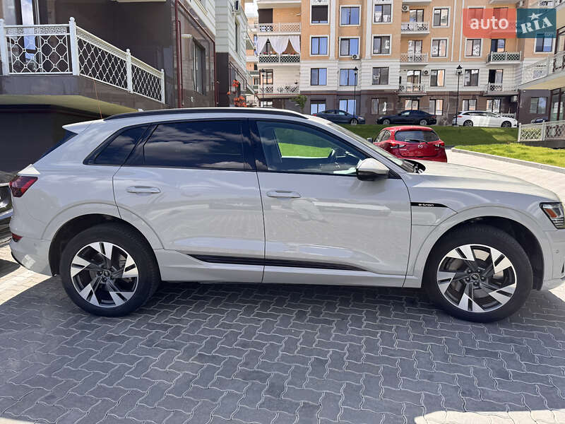 Внедорожник / Кроссовер Audi e-tron 2021 в Одессе