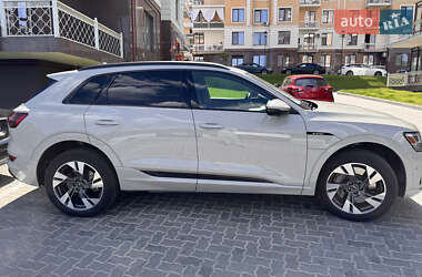 Внедорожник / Кроссовер Audi e-tron 2021 в 