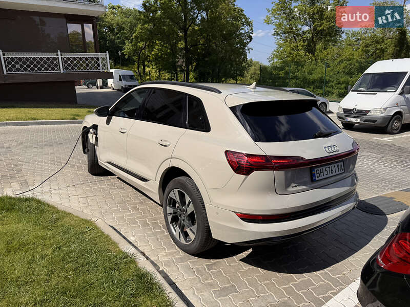 Внедорожник / Кроссовер Audi e-tron 2021 в Одессе